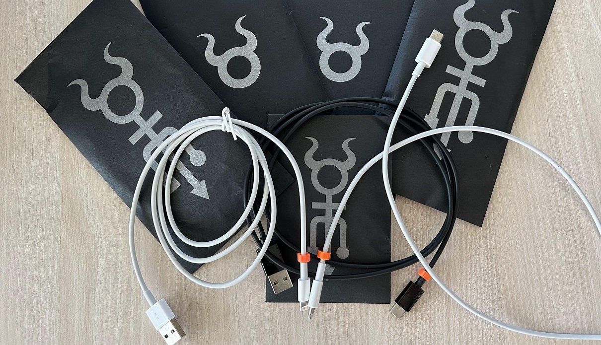 Různá balení O.MG USB kabelů Různá balení O.MG USB kabelů